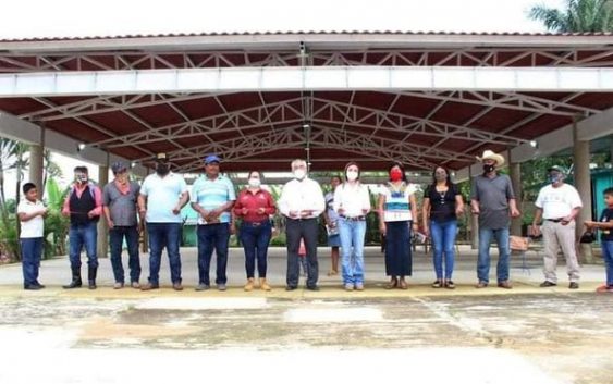 Entrega Alcalde techumbre en Primaria del Ejido “Cadete Agustín Melgar” de Minatitlán