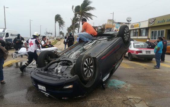 FUERTE ACCIDENTE Y VOLCADURA