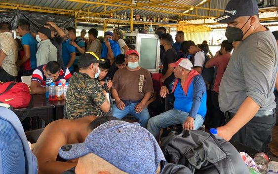 RESCATAN A 128 MIGRANTES CERCA DEL COATZA II