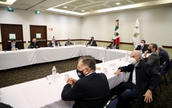 Empresarios de grandes ligas se la juegan con Cuitláhuac García por Veracruz, reconocen avances