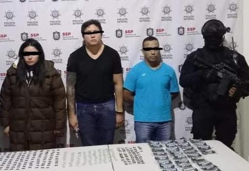 CAE TRES CON DOS AUTOS ROBADOS Y DROGA EN COATZA