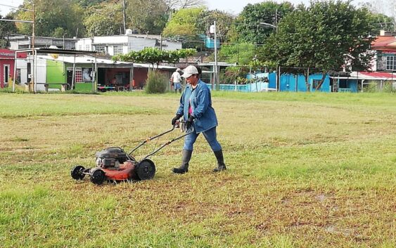 Refuerza Gobierno Municipal acciones de mantenimiento en áreas verdes