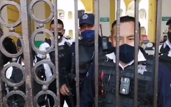 “Atrincherados” Policías en palacio de Orizaba ante operativo sorpresa