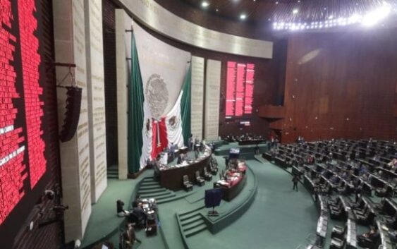 Diputados avalan reforma eléctrica de AMLO