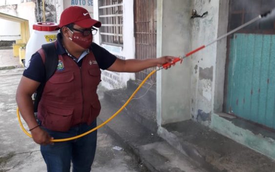 Se realizan trabajos de fumigación contra el Dengue en Agua Dulce