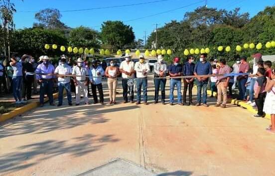 Inaugura Fredy Ayala pavimentación en la comunidad de Palma Morena