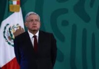 AMLO rechaza petición de intelectuales y científicos de cancelar temporalmente megaproyectos