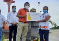 Autoridades municipales reconocen a destacadas mujeres sayuleñas