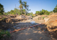 Ayuntamiento de Acayucan construye un puente cajón para el paso de aguas pluviales en la colonia Vicente Lombardo Toledano