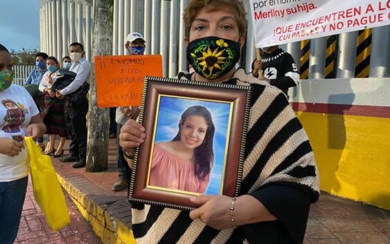 Lanzan a AMLO reclamos de justicia por asesinatos en el sur