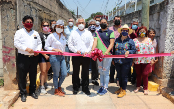 Suma Ayuntamiento mayor cantidad de pavimentaciones en Minatitlán