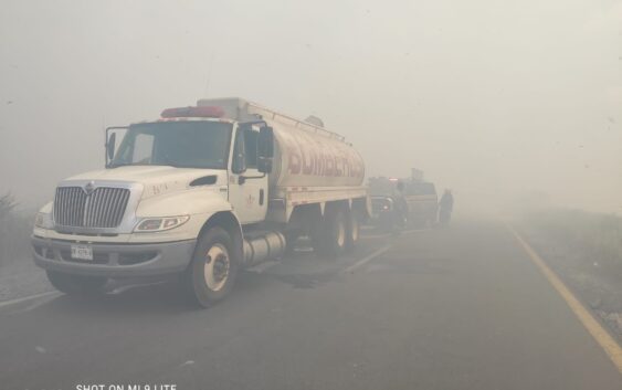 Cierre de vialidad en Cosoleacaque por humo