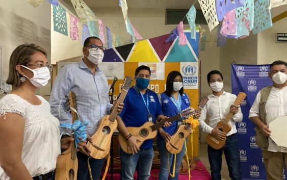 Dona ACNUR instrumentos musicales a la Casa de Cultura de Acayucan, Veracruz