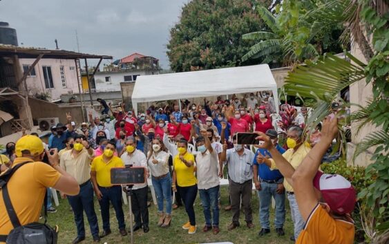 Saúl Reyes Rodríguez reúne a políticos locales en un frente común para consolidar proyecto regional en el sur de Veracruz