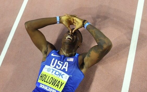 El estadounidense Grant Holloway rompe el récord mundial de los 60 metros vallas