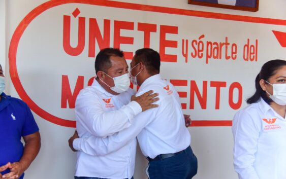 Los integrantes de la Comisión Operativa de Movimiento Ciudadano de Soconusco en conferencia de prensa, respaldaron la precandidatura de unidad de Jesús Augusto Morales Reyes a la alcaldía de Soconusco.