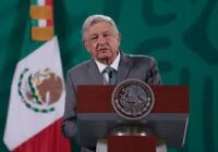 AMLO pide investigar a juez que suspendió su reforma eléctrica