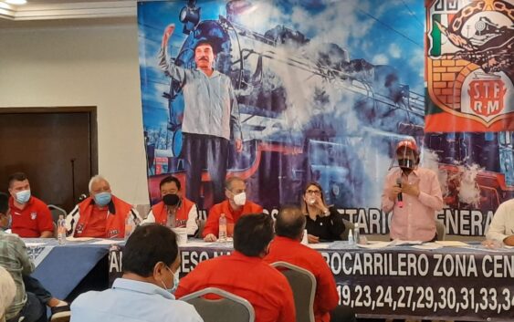 Refrendan ferrocarrileros de la zona centro norte  unidad y fortaleza  del STFRM con Víctor Flores Morales