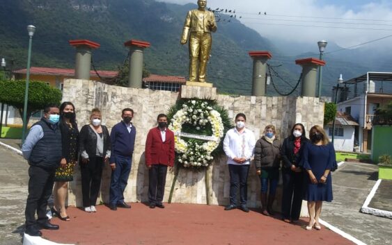 Conmemoran 215 aniversario del natalicio de Benito Juárez García