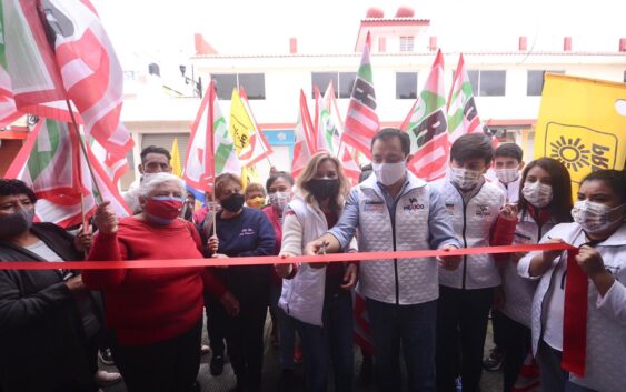 Inaugura Américo Zúñiga oficina de atención a xalapeños