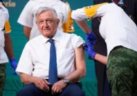 Presidente Andrés Manuel López Obrador se vacuna contra COVID-19