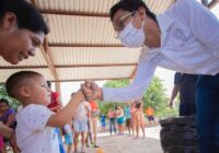 Alcalde dio visita y saludos  a los niños de las comunidades de Paso Limón, Nuevo Quiamoloapan, Cabañas, San Bartolo y Plan de San Luis