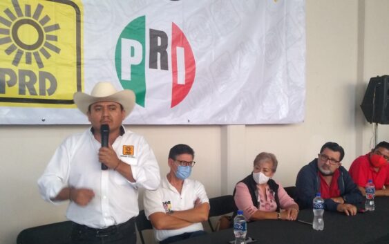 El distrito de Orizaba requiere diputados que no sean levanta dedos, ni títeres en el Congreso y que exijan beneficios para los municipios que representan”: Montiel Esteves.