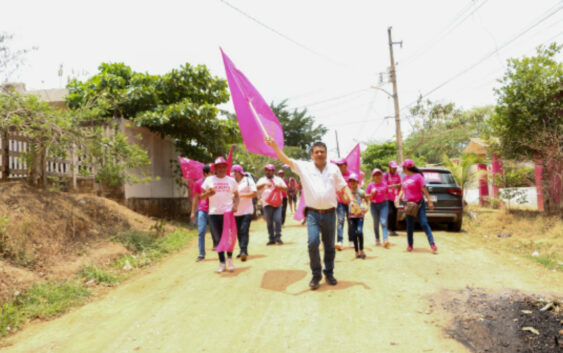 Su gente, el corazón de Acayucan: Anuar González