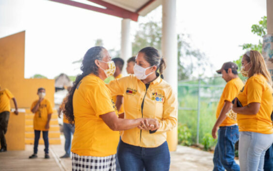 La mujer que escucha al pueblo visitó al Acayucan Rural