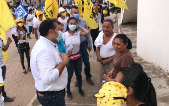 Alegría, entusiasmo, batucada y mucho calor en el día 11 de la campaña de Mario Cambranis Torres