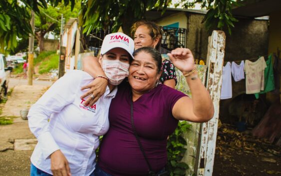 “A donde vayas te seguiremos Tania”, vecinos de la Benito Juárez.