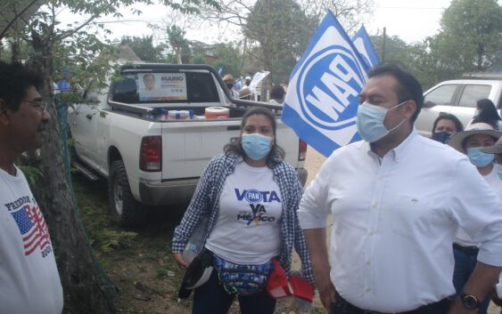 Recorre Mario Cambranis congregaciones de la Isla de Tacamichapan