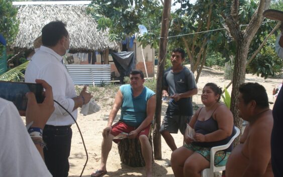 Ofrece Mario empleo, salud, seguridad y agua para la Isla de Tacamichapan