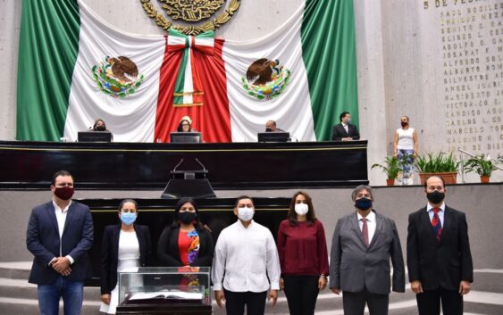 Asumen el cargo siete diputados locales