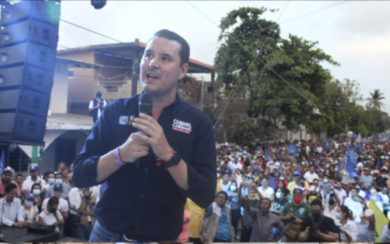 Gabriel Cárdenas muestra el músculo en Medellín