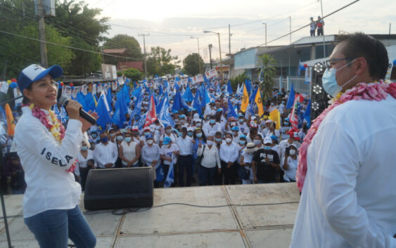 Cierra campaña Mario Cambranis arropado por más de dos mil personas