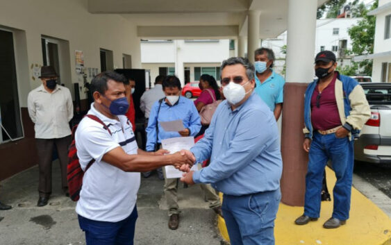Renueva SEDARPA permisos a pescadores de Catemaco