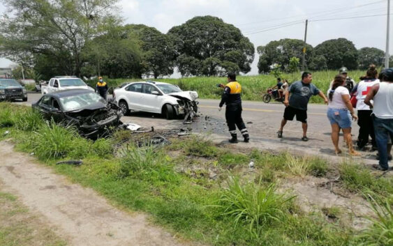 Accidente automovilístico deja 5 heridos y dos estan graves