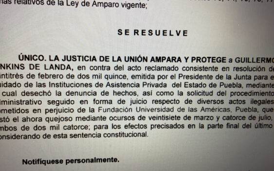 Elementos de la Policia Estatal desaloja a académicos y al rector de la Universidad Autónoma de Puebla
