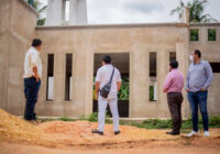 Supervisan avances en la construcción de las oficinas de la sub agencia municipal de la comunidad de San Miguel