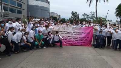 Trabajadores del ISSSTE en Veracruz marchan ante falta de climas