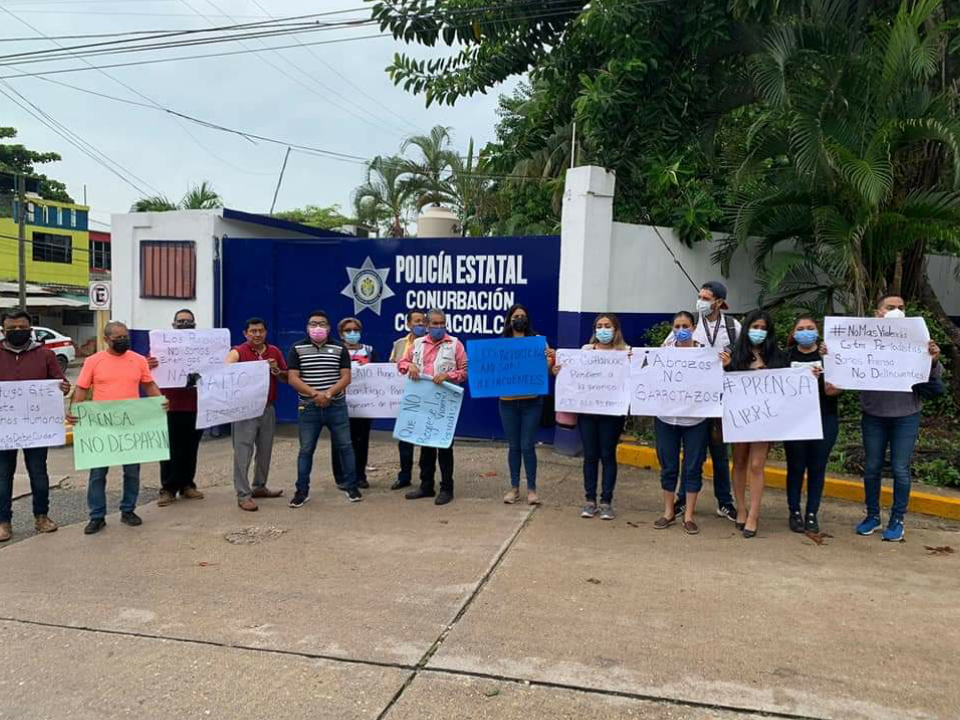 Policías no solo agredieron a periodistas sino también a civiles