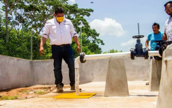 Alcalde de Acayucan supervisó los trabajos de construcción del tanque elevado y pozo profundo