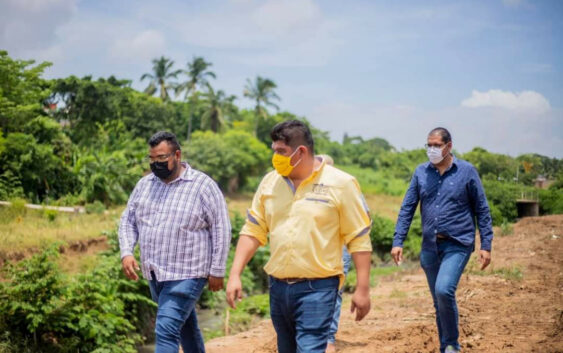 Realizan mantenimiento, desasolve y limpieza de colector de aguas pluviales en el tramo Héroes de Veracruz