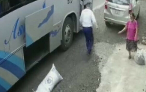 Chofer es sancionado por malos tratos, empresa se hace responsable