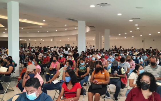 Avanza vacunación contra COVID-19 en el municipio de Minatitlán