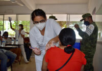 Finaliza jornada de vacunación contra la COVID-19 para personas de 30 a 39 años en Cosoleacaque