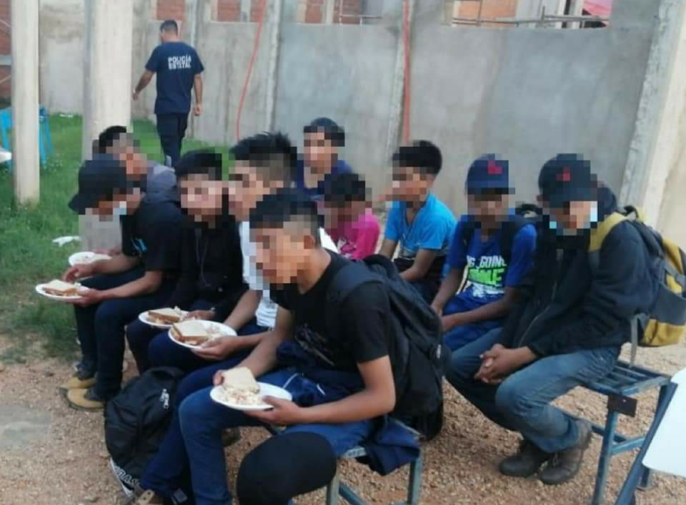 Rescata Policía Estatal a 85 migrantes e interviene a dos en Minatitlán