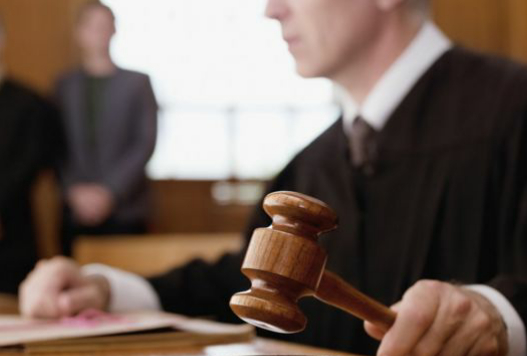 De cómo en la consulta los jueces quieren engañarnos (otra vez)