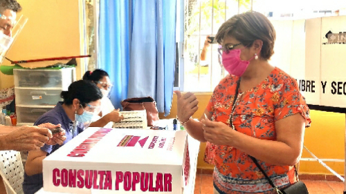 La consulta popular un primer ejercicio Democrático: Rosa María Hernández Espejo